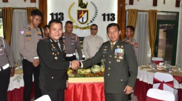 Kapolres Bireuen Bawa Kue Ulang Tahun ke Batalyon 113 JS, Ucapkan Selamat HUT TNI Ke – 81